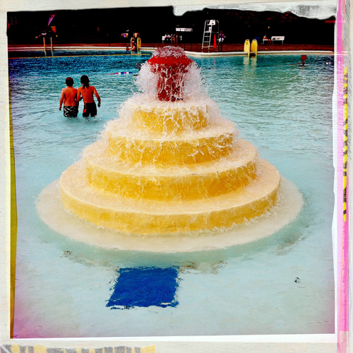 One of the best features of the Lido is the fountain. It looks like a great big wet cake.
