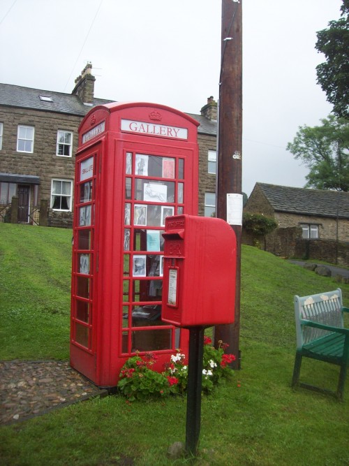 The World's Smallest Gallery, Settle