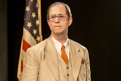 Daniel Betts as Atticus Finch. Photo by Johan Persson