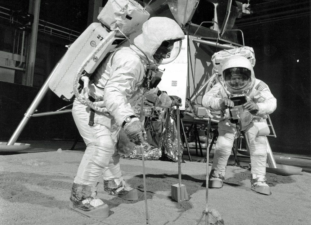 FILM | Capricorn One and Moon Hoax Conspiracy Theory | the CULTURE VULTURE